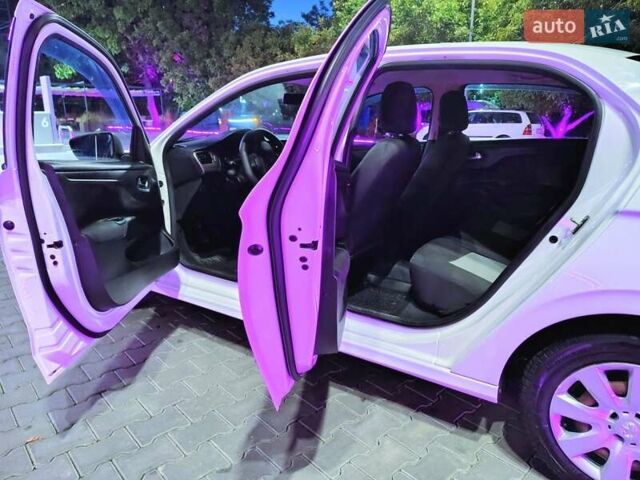 Білий Пежо 301, об'ємом двигуна 1.2 л та пробігом 107 тис. км за 7600 $, фото 10 на Automoto.ua