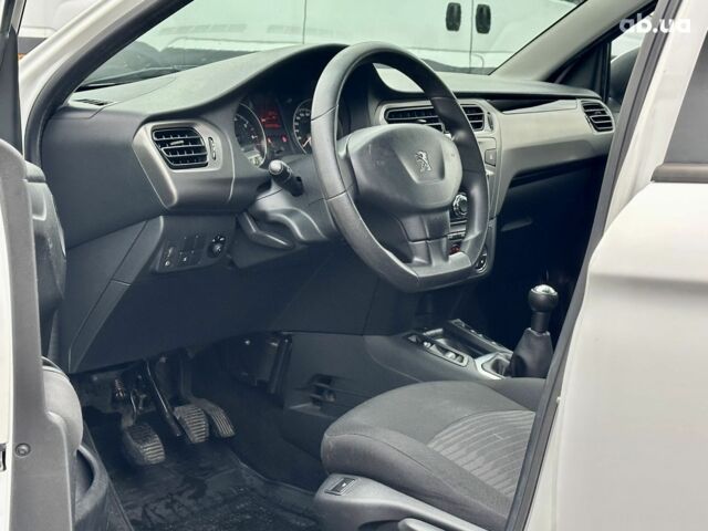 Білий Пежо 301, об'ємом двигуна 0 л та пробігом 92 тис. км за 6500 $, фото 8 на Automoto.ua