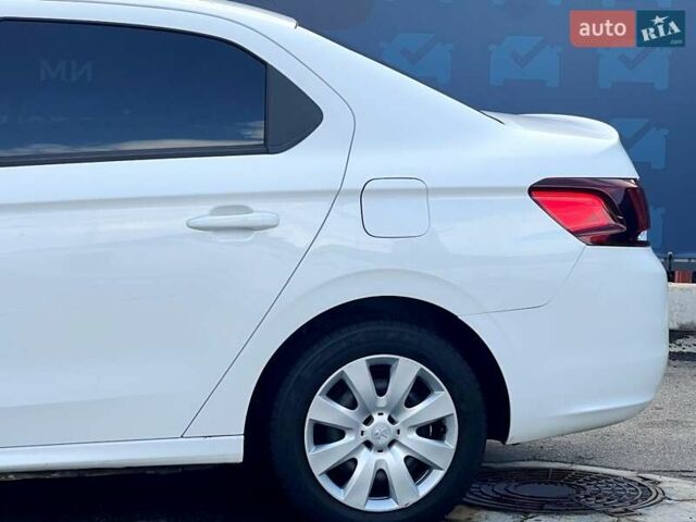 Белый Пежо 301, объемом двигателя 1.2 л и пробегом 134 тыс. км за 5550 $, фото 16 на Automoto.ua