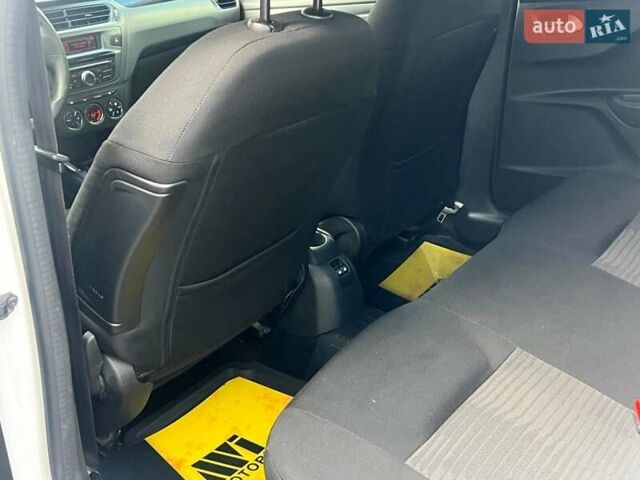 Белый Пежо 301, объемом двигателя 1.2 л и пробегом 134 тыс. км за 5550 $, фото 40 на Automoto.ua