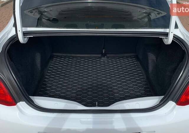 Белый Пежо 301, объемом двигателя 1.2 л и пробегом 55 тыс. км за 7700 $, фото 9 на Automoto.ua