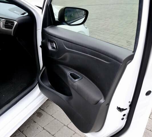 Белый Пежо 301, объемом двигателя 1.2 л и пробегом 168 тыс. км за 6200 $, фото 13 на Automoto.ua