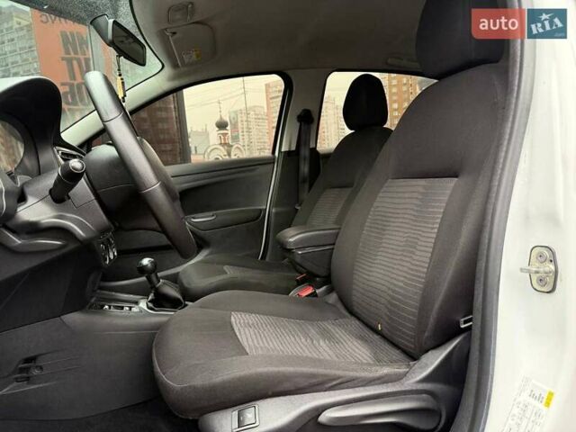 Белый Пежо 301, объемом двигателя 1.2 л и пробегом 151 тыс. км за 6490 $, фото 7 на Automoto.ua