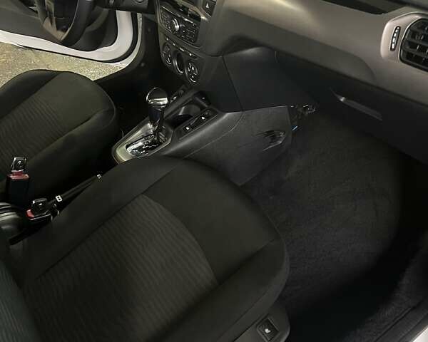 Білий Пежо 301, об'ємом двигуна 1.59 л та пробігом 92 тис. км за 8900 $, фото 14 на Automoto.ua