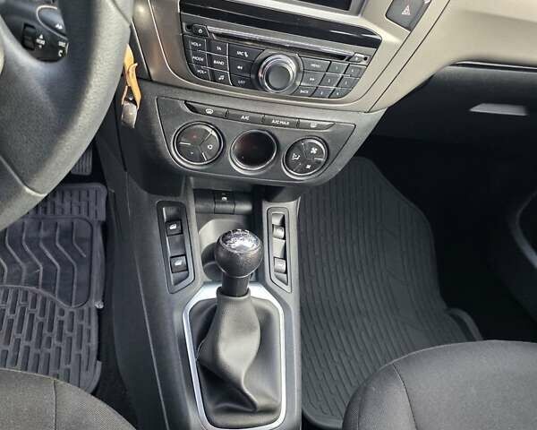 Белый Пежо 301, объемом двигателя 1.2 л и пробегом 108 тыс. км за 5300 $, фото 10 на Automoto.ua