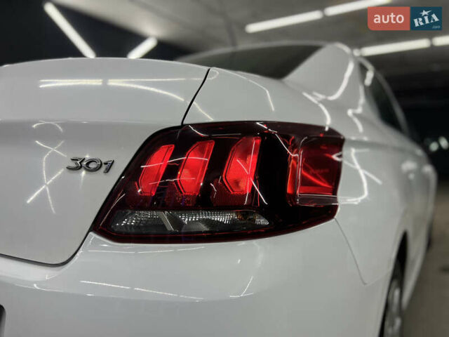 Белый Пежо 301, объемом двигателя 1.2 л и пробегом 174 тыс. км за 5700 $, фото 11 на Automoto.ua