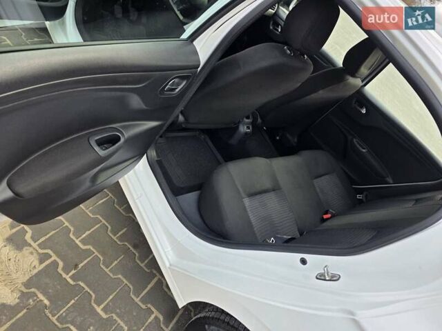 Белый Пежо 301, объемом двигателя 1.2 л и пробегом 108 тыс. км за 5300 $, фото 13 на Automoto.ua