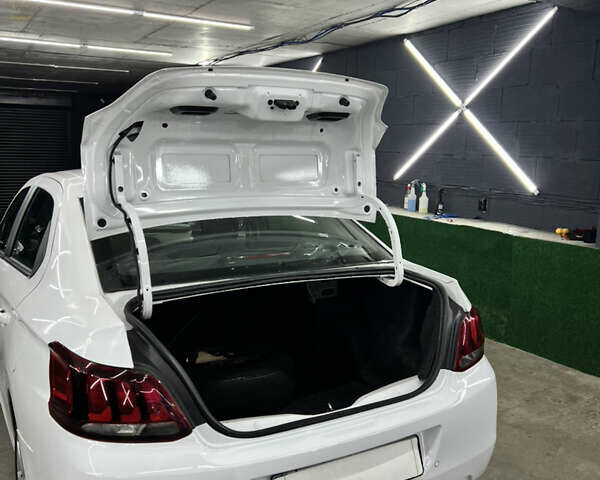 Белый Пежо 301, объемом двигателя 1.2 л и пробегом 174 тыс. км за 5700 $, фото 21 на Automoto.ua