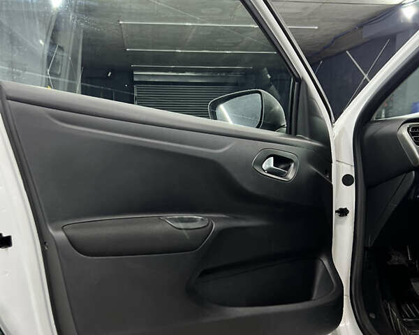 Белый Пежо 301, объемом двигателя 1.2 л и пробегом 174 тыс. км за 5700 $, фото 38 на Automoto.ua