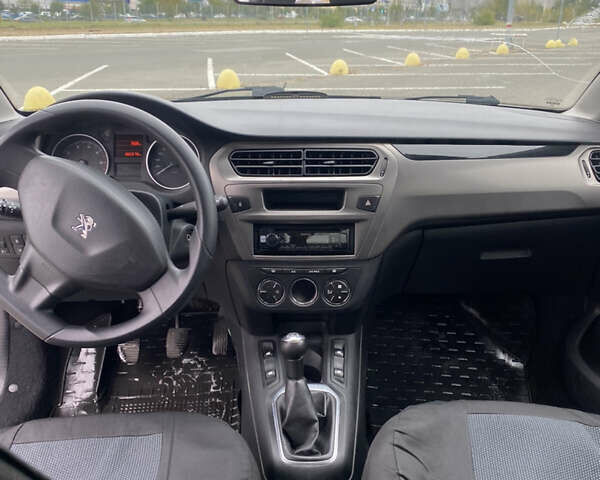 Пежо 301 2018 у Києві на Automoto.ua Білий Пежо 301, об'ємом двигуна 1.2 л та пробігом 180 тис. км за 6500 $, фото 7 на Automoto.ua
