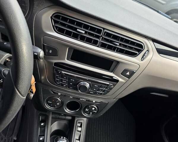 Белый Пежо 301, объемом двигателя 1.2 л и пробегом 108 тыс. км за 5300 $, фото 11 на Automoto.ua