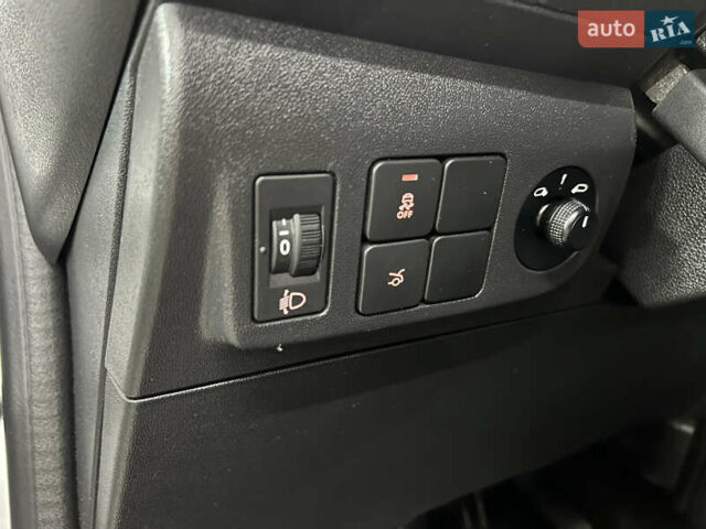 Белый Пежо 301, объемом двигателя 1.2 л и пробегом 173 тыс. км за 5700 $, фото 22 на Automoto.ua