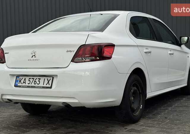 Пежо 301 2018 у Києві на Automoto.ua Білий Пежо 301, об'ємом двигуна 1.2 л та пробігом 176 тис. км за 4900 $, фото 3 на Automoto.ua