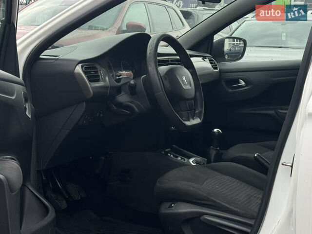 Пежо 301 2018 у Києві на Automoto.ua Білий Пежо 301, об'ємом двигуна 1.2 л та пробігом 175 тис. км за 4600 $, фото 7 на Automoto.ua