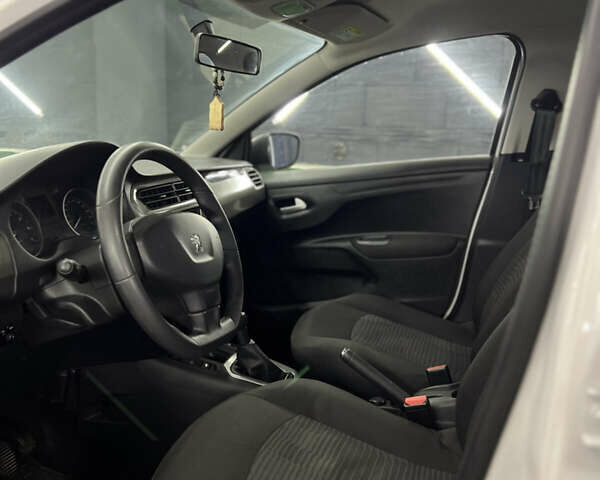 Белый Пежо 301, объемом двигателя 1.2 л и пробегом 173 тыс. км за 5700 $, фото 15 на Automoto.ua