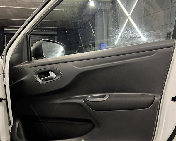 Белый Пежо 301, объемом двигателя 1.2 л и пробегом 174 тыс. км за 5700 $, фото 32 на Automoto.ua