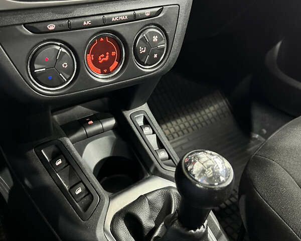 Белый Пежо 301, объемом двигателя 1.2 л и пробегом 174 тыс. км за 5700 $, фото 18 на Automoto.ua