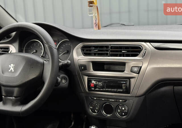Пежо 301 2018 у Києві на Automoto.ua Білий Пежо 301, об'ємом двигуна 1.2 л та пробігом 176 тис. км за 4900 $, фото 5 на Automoto.ua