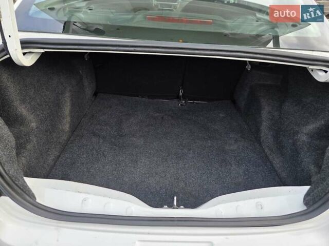 Белый Пежо 301, объемом двигателя 1.2 л и пробегом 108 тыс. км за 5300 $, фото 15 на Automoto.ua