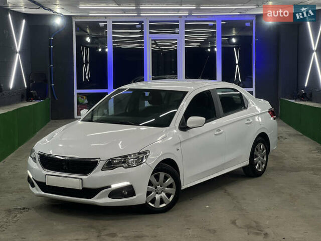Белый Пежо 301, объемом двигателя 1.2 л и пробегом 174 тыс. км за 5700 $, фото 1 на Automoto.ua