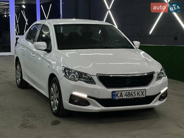 Белый Пежо 301, объемом двигателя 1.2 л и пробегом 173 тыс. км за 5700 $, фото 4 на Automoto.ua