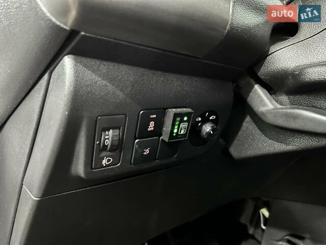 Белый Пежо 301, объемом двигателя 1.2 л и пробегом 174 тыс. км за 5700 $, фото 37 на Automoto.ua