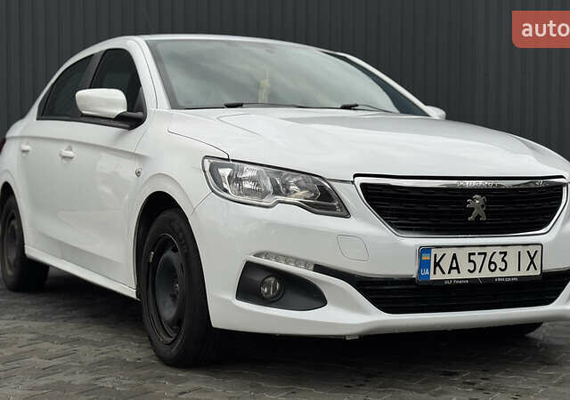 Пежо 301 2018 у Києві на Automoto.ua Білий Пежо 301, об'ємом двигуна 1.2 л та пробігом 176 тис. км за 4900 $, фото 1 на Automoto.ua