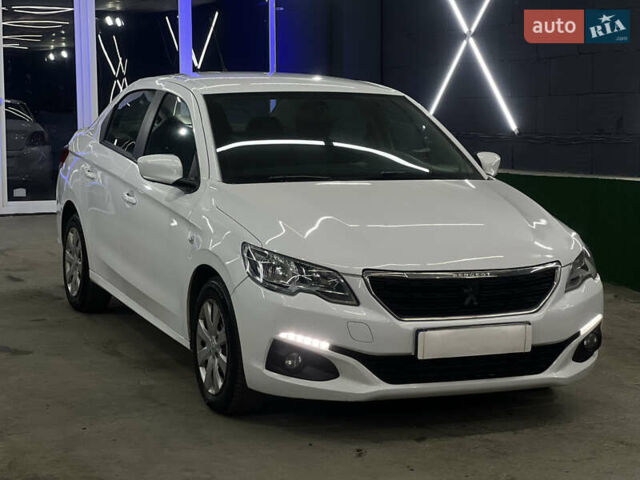 Белый Пежо 301, объемом двигателя 1.2 л и пробегом 174 тыс. км за 5700 $, фото 6 на Automoto.ua