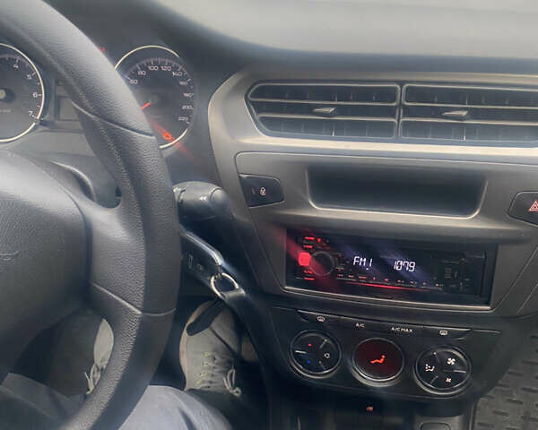 Пежо 301 2018 у Києві на Automoto.ua Білий Пежо 301, об'ємом двигуна 1.2 л та пробігом 180 тис. км за 6500 $, фото 17 на Automoto.ua