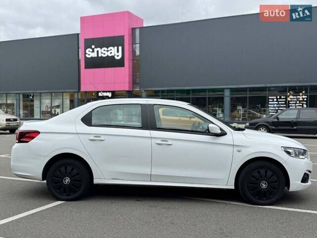 Пежо 301 2018 у Києві на Automoto.ua Білий Пежо 301, об'ємом двигуна 1.2 л та пробігом 164 тис. км за 4900 $, фото 7 на Automoto.ua