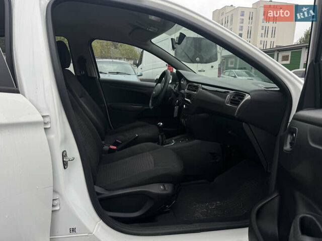 Пежо 301 2018 у Києві на Automoto.ua Білий Пежо 301, об'ємом двигуна 1.2 л та пробігом 175 тис. км за 4600 $, фото 11 на Automoto.ua
