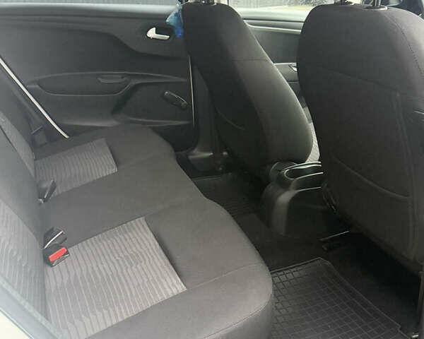 Белый Пежо 301, объемом двигателя 1.5 л и пробегом 175 тыс. км за 8900 $, фото 43 на Automoto.ua