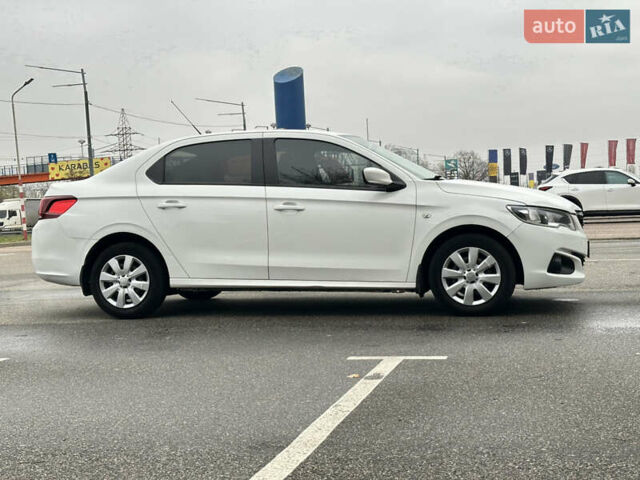 Белый Пежо 301, объемом двигателя 1.2 л и пробегом 223 тыс. км за 5900 $, фото 1 на Automoto.ua