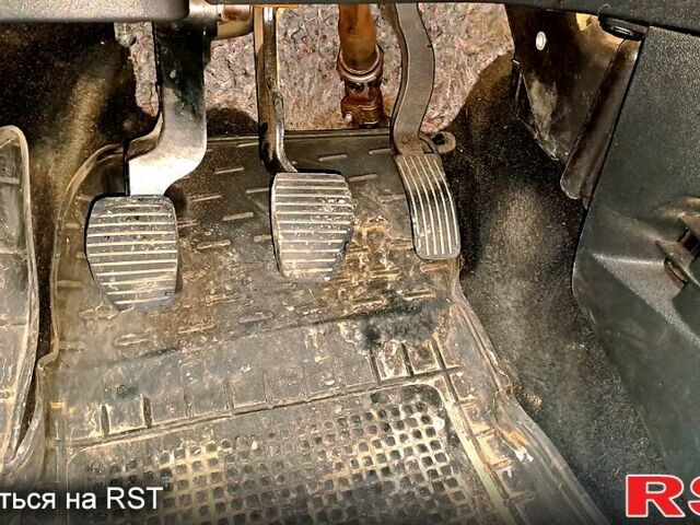 Белый Пежо 301, объемом двигателя 1.6 л и пробегом 168 тыс. км за 5950 $, фото 8 на Automoto.ua