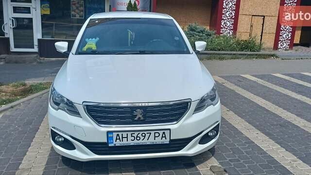 Білий Пежо 301, об'ємом двигуна 1.59 л та пробігом 152 тис. км за 9000 $, фото 7 на Automoto.ua
