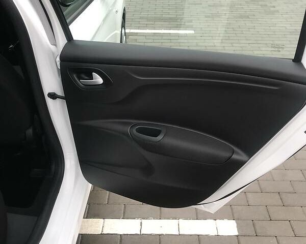 Белый Пежо 301, объемом двигателя 1.2 л и пробегом 117 тыс. км за 7800 $, фото 16 на Automoto.ua