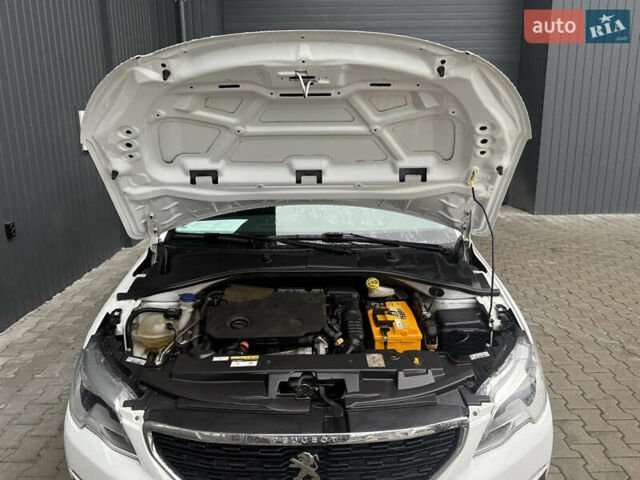 Белый Пежо 301, объемом двигателя 1.5 л и пробегом 175 тыс. км за 8900 $, фото 21 на Automoto.ua
