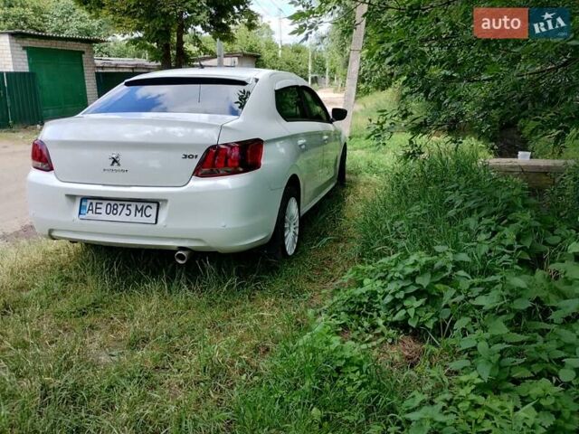 Білий Пежо 301, об'ємом двигуна 1.59 л та пробігом 121 тис. км за 10400 $, фото 3 на Automoto.ua