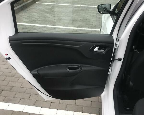 Белый Пежо 301, объемом двигателя 1.2 л и пробегом 117 тыс. км за 7800 $, фото 14 на Automoto.ua