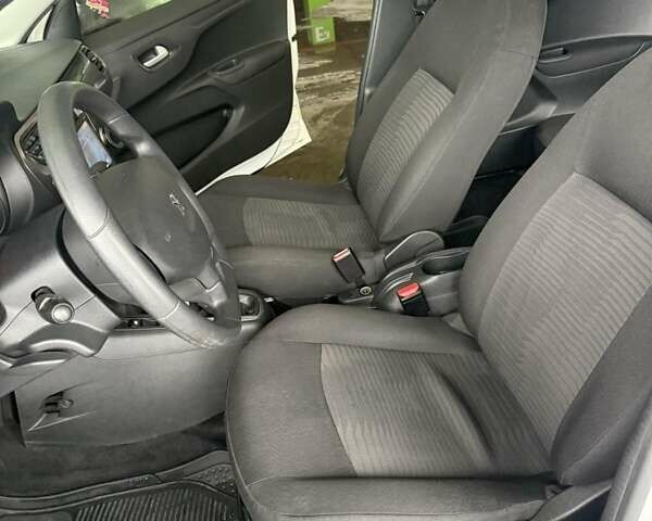 Білий Пежо 301, об'ємом двигуна 1.2 л та пробігом 140 тис. км за 6500 $, фото 23 на Automoto.ua