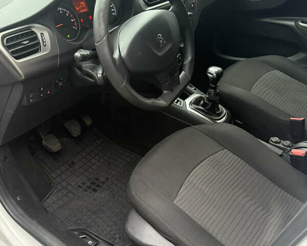 Белый Пежо 301, объемом двигателя 1.5 л и пробегом 175 тыс. км за 8900 $, фото 34 на Automoto.ua