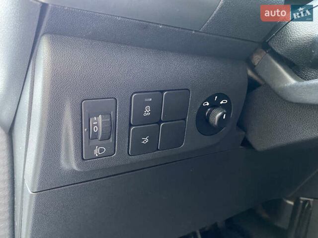 Білий Пежо 301, об'ємом двигуна 1.59 л та пробігом 62 тис. км за 8900 $, фото 17 на Automoto.ua