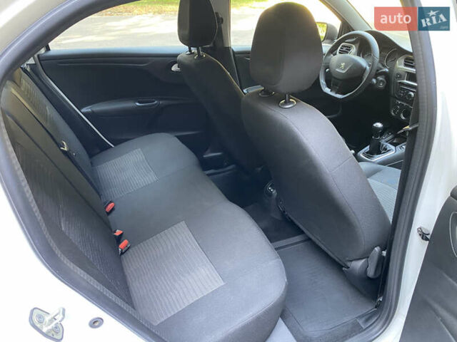 Білий Пежо 301, об'ємом двигуна 1.59 л та пробігом 62 тис. км за 8900 $, фото 19 на Automoto.ua
