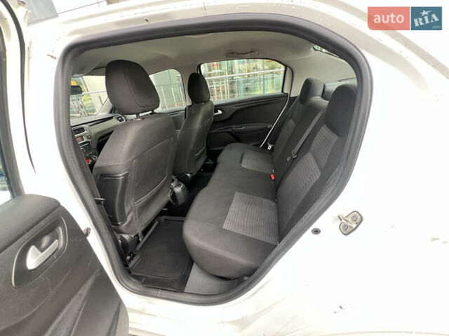 Пежо 301 2020 в Киеве на Automoto.ua Белый Пежо 301, объемом двигателя 1.56 л и пробегом 193 тыс. км за 8416 $, фото 12 на Automoto.ua