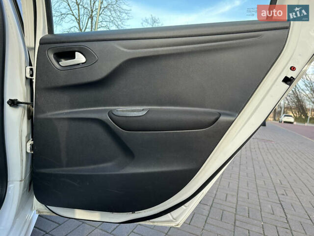 Белый Пежо 301, объемом двигателя 1.59 л и пробегом 122 тыс. км за 6990 $, фото 26 на Automoto.ua