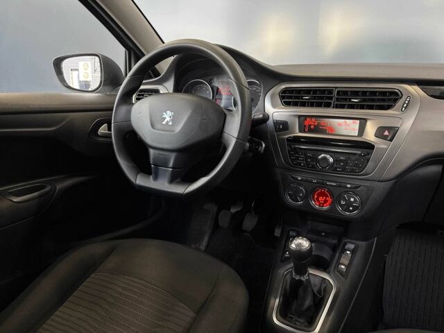 Белый Пежо 301, объемом двигателя 1.6 л и пробегом 234 тыс. км за 7600 $, фото 12 на Automoto.ua