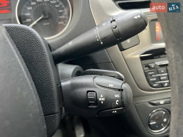 Пежо 301 2020 в Киеве на Automoto.ua Белый Пежо 301, объемом двигателя 1.56 л и пробегом 193 тыс. км за 8416 $, фото 26 на Automoto.ua