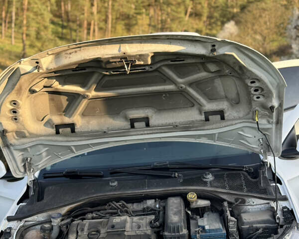 Белый Пежо 301, объемом двигателя 1.59 л и пробегом 150 тыс. км за 9200 $, фото 10 на Automoto.ua