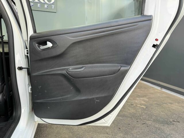 Белый Пежо 301, объемом двигателя 1.6 л и пробегом 234 тыс. км за 7600 $, фото 23 на Automoto.ua