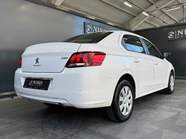 Белый Пежо 301, объемом двигателя 1.6 л и пробегом 234 тыс. км за 7600 $, фото 5 на Automoto.ua